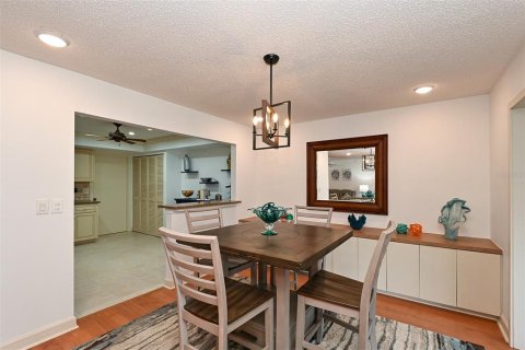 Villa ou maison à vendre à Sarasota, Floride: 2 chambres, 142.33 m2 № 1133800 - photo 12