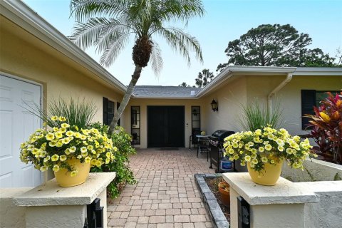 House in Sarasota, Florida 2 bedrooms, 142.33 sq.m. № 1133800 - photo 4