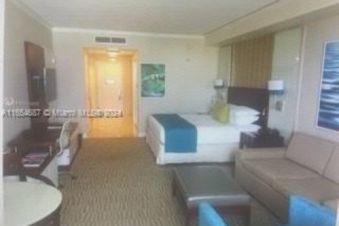 Hotel en venta en Sunny Isles Beach, Florida, 1 dormitorio № 1351700 - foto 2