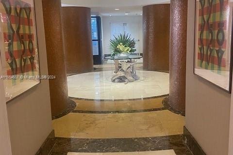 Hotel en venta en Sunny Isles Beach, Florida, 1 dormitorio № 1351700 - foto 5