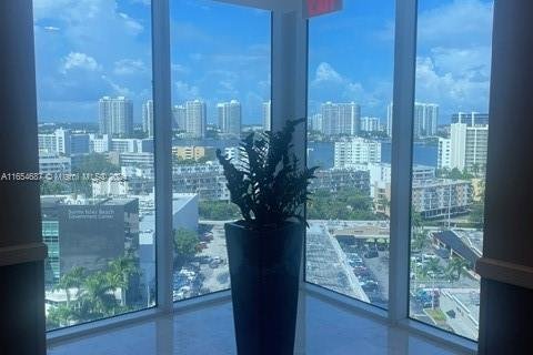 Hotel en venta en Sunny Isles Beach, Florida, 1 dormitorio № 1351700 - foto 21