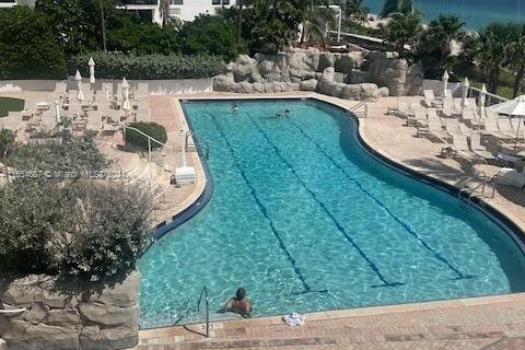 Hotel en venta en Sunny Isles Beach, Florida, 1 dormitorio № 1351700 - foto 13