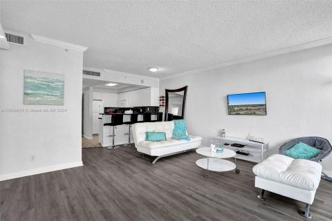 Condominio en alquiler en Hollywood, Florida, 44.78 m2 № 1351699 - foto 5