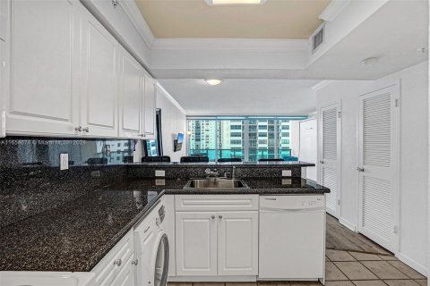 Copropriété à louer à Hollywood, Floride: 44.78 m2 № 1351699 - photo 9