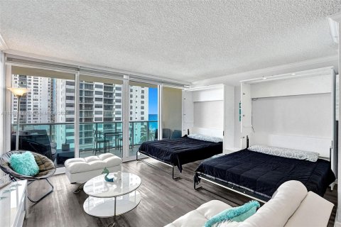 Condominio en alquiler en Hollywood, Florida, 44.78 m2 № 1351699 - foto 15