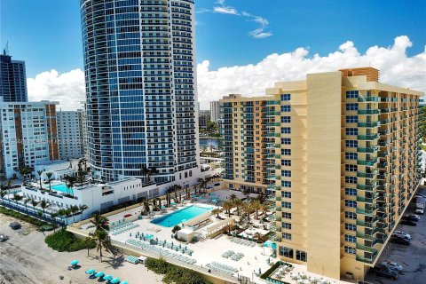 Condominio en alquiler en Hollywood, Florida, 44.78 m2 № 1351699 - foto 25