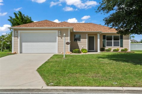 House in The Villages, Florida 2 bedrooms, 112.97 sq.m. № 1342907 - photo 1