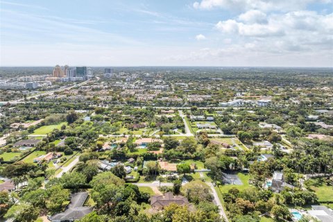 Villa ou maison à vendre à Miami, Floride: 4 chambres, 274.62 m2 № 1352256 - photo 13