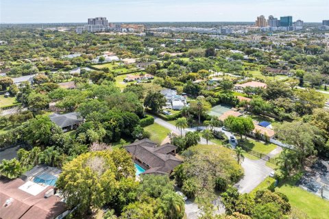 Villa ou maison à vendre à Miami, Floride: 4 chambres, 274.62 m2 № 1352256 - photo 11