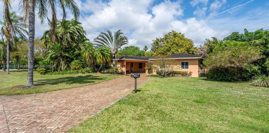 Villa ou maison à Miami, Floride 4 chambres, 274.62 m2 № 1352256