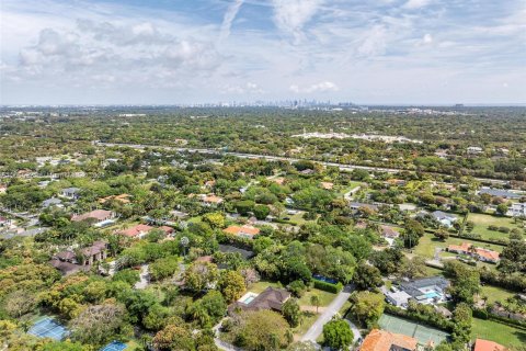 Villa ou maison à vendre à Miami, Floride: 4 chambres, 274.62 m2 № 1352256 - photo 14