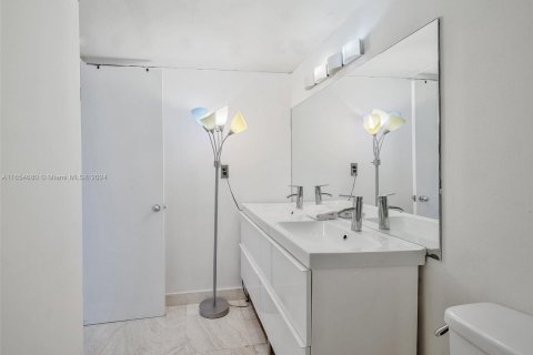 Copropriété à vendre à Aventura, Floride: 1 chambre, 85.28 m2 № 1351818 - photo 12