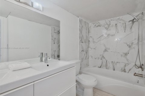 Copropriété à vendre à Aventura, Floride: 1 chambre, 85.28 m2 № 1351818 - photo 11