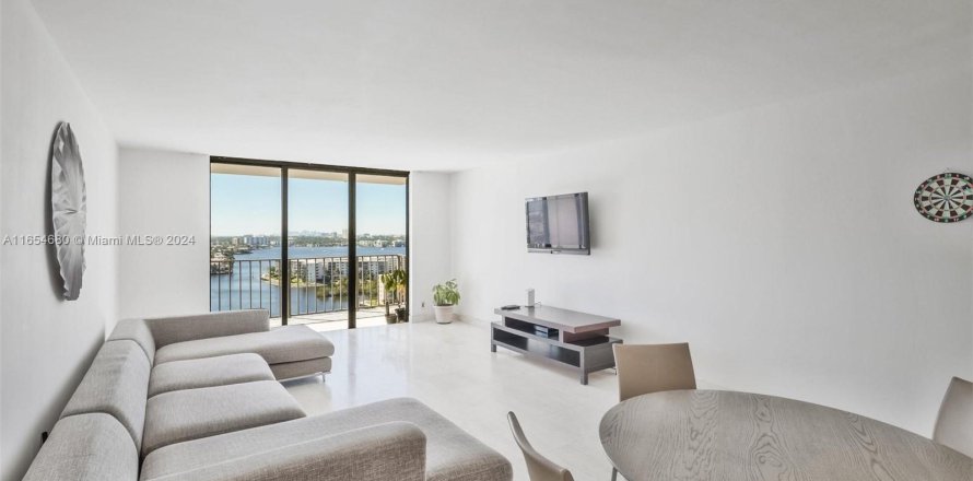 Condo in Aventura, Florida, 1 bedroom  № 1351818