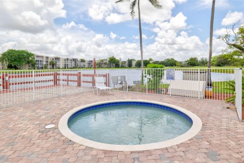 Condominio en venta en Davie, Florida, 3 dormitorios, 117.06 m2 № 1134792 - foto 19