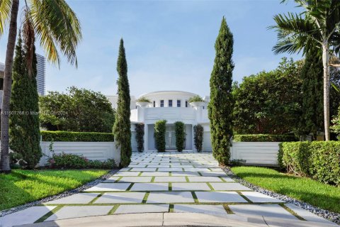 Villa ou maison à vendre à Golden Beach, Floride: 6 chambres, 815.96 m2 № 927214 - photo 2