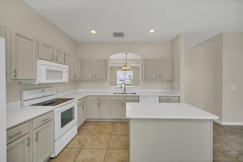 House in Kissimmee, Florida 6 bedrooms, 269.51 sq.m. № 1343592 - photo 13