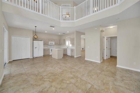 House in Kissimmee, Florida 6 bedrooms, 269.51 sq.m. № 1343592 - photo 8