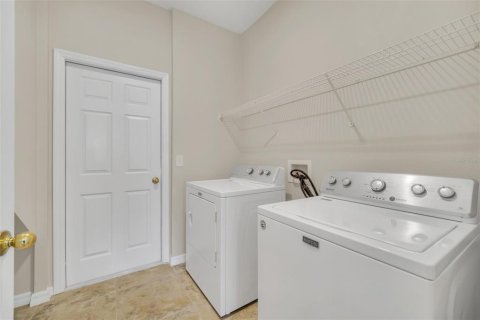 Casa en venta en Kissimmee, Florida, 6 dormitorios, 269.51 m2 № 1343592 - foto 28