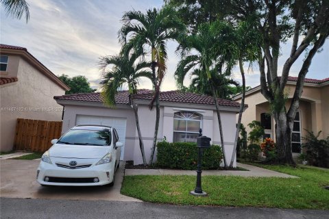 Купить виллу или дом в Маргит, Флорида 3 спальни, 111.02м2, № 779219 - фото 3