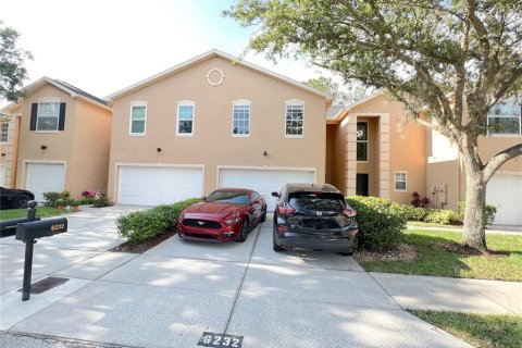 Townhouse in Tampa, Florida 2 bedrooms, 141.77 sq.m. № 1165982 - photo 3