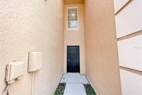 Townhouse in Tampa, Florida 2 bedrooms, 141.77 sq.m. № 1165982 - photo 4