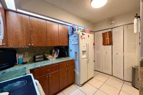 Copropriété à vendre à Hialeah, Floride: 2 chambres, 108.05 m2 № 920705 - photo 7