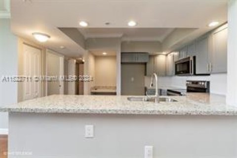 Condo in Fort Lauderdale, Florida, 2 bedrooms  № 975309 - photo 8