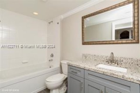 Condo in Fort Lauderdale, Florida, 2 bedrooms  № 975309 - photo 21