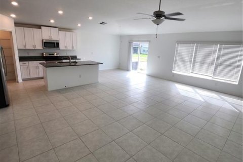 House in Wesley Chapel, Florida 4 bedrooms, 180.14 sq.m. № 1379459 - photo 14