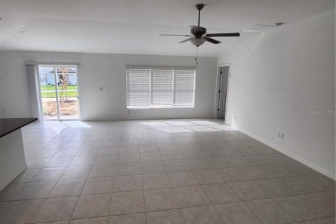 House in Wesley Chapel, Florida 4 bedrooms, 180.14 sq.m. № 1379459 - photo 12