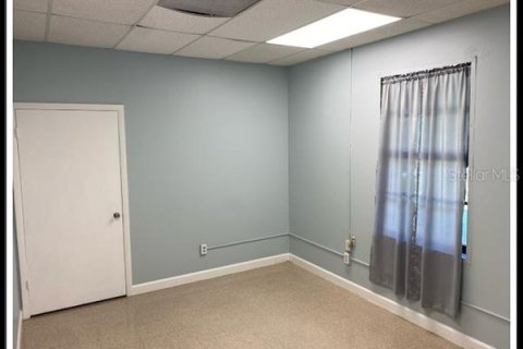 Immobilier commercial à louer à Wimauma, Floride: 27.87 m2 № 217701 - photo 17