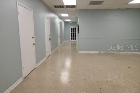 Immobilier commercial à louer à Wimauma, Floride: 27.87 m2 № 217701 - photo 9