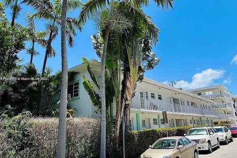 Studio in the Condo in Miami Beach, Florida  № 873566 - photo 1