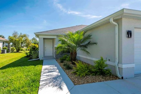 Commercial property in Punta Gorda, Florida 6 bedrooms, 269.79 sq.m. № 1336867 - photo 3