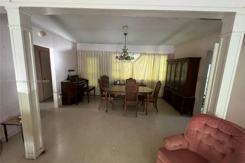 Casa en venta en Coral Gables, Florida, 2 dormitorios, 118.54 m2 № 551029 - foto 5