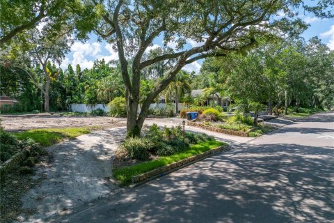 Terreno en venta en Saint Petersburg, Florida № 1373627 - foto 11