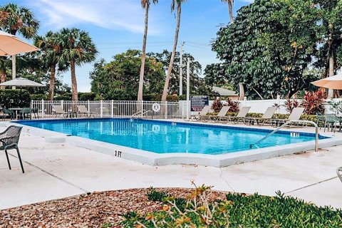 Condominio en alquiler en Sarasota, Florida, 2 dormitorios, 118.91 m2 № 829144 - foto 18