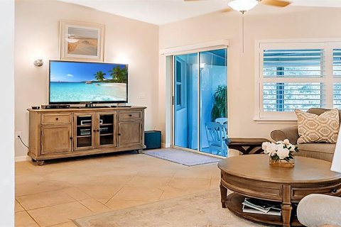 Condo in Sarasota, Florida, 2 bedrooms  № 829144 - photo 6