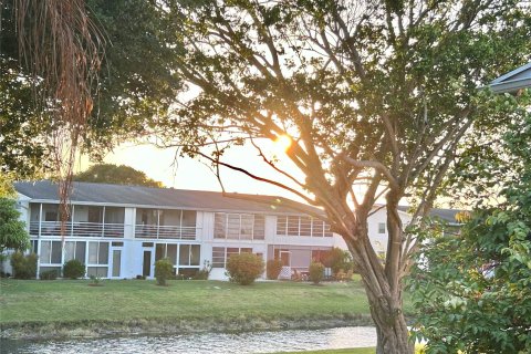 Condo in Deerfield Beach, Florida, 1 bedroom  № 1163172 - photo 10