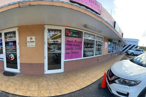 Commercial property in Hialeah, Florida № 813099 - photo 14