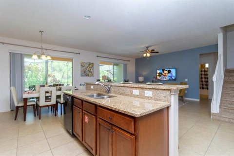 Casa en venta en Davenport, Florida, 6 dormitorios, 335.28 m2 № 216394 - foto 5