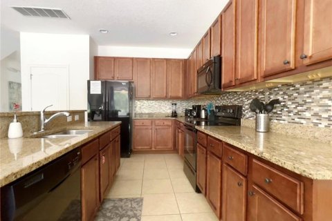 Casa en venta en Davenport, Florida, 6 dormitorios, 335.28 m2 № 216394 - foto 7