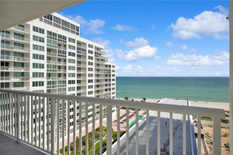 Condo in Miami Beach, Florida, 3 bedrooms  № 520326 - photo 21