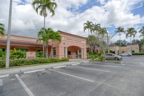 Immobilier commercial à vendre à Weston, Floride № 860684 - photo 5