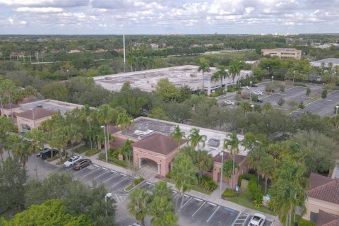 Commercial property in Weston, Florida № 860684 - photo 1