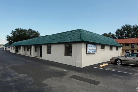 Commercial property in Port Richey, Florida 193.24 sq.m. № 840294 - photo 2