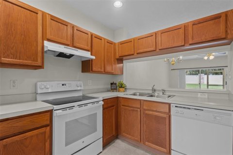 Adosado en venta en Brandon, Florida, 2 dormitorios, 110 m2 № 1350348 - foto 6