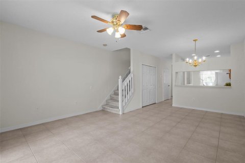 Townhouse in Brandon, Florida 2 bedrooms, 110 sq.m. № 1350348 - photo 12