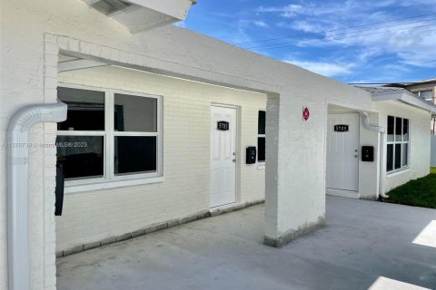 Immobilier commercial à vendre à Lauderhill, Floride: 334.45 m2 № 862050 - photo 10